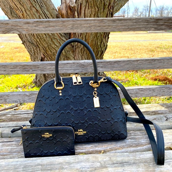Coach Katy Satchel & matching corner Zip wallet w/ signature debossed print - Picture 2 of 2